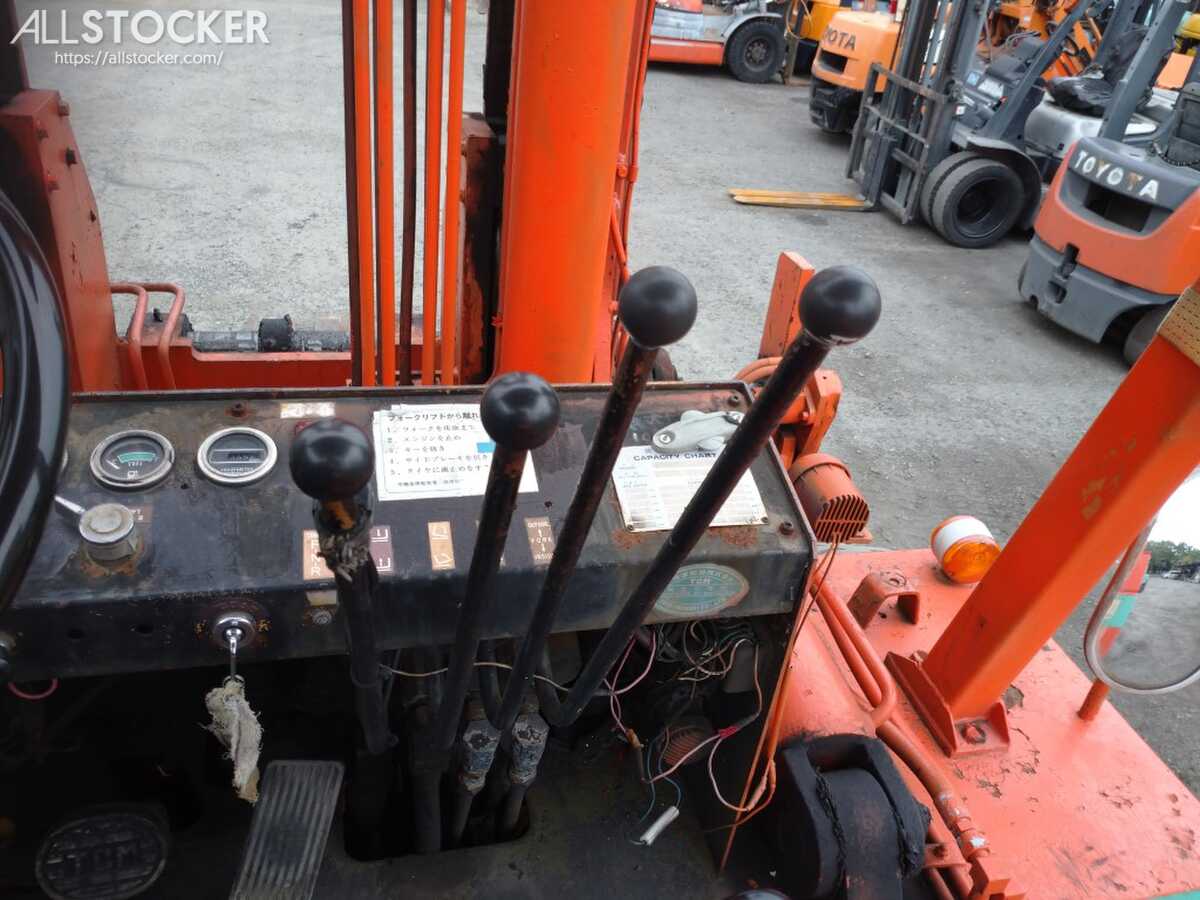 TCM FVD135Z4 Forklifts 1988Y 2235H Osaka | Used Construction